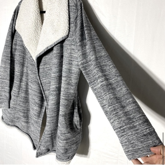 5/$25 GAP Heathered Grey Sherpa Lined Open Front Cardigan L - Picture 10 of 16